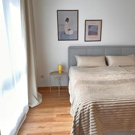 Stylish Oasis Near Frankfurt With Sunny Roof Terrace, 1 Bedroom 아파트