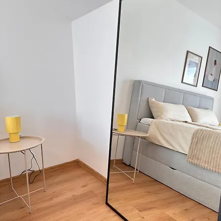 Stylish Oasis Near Frankfurt With Sunny Roof Terrace, 1 Bedroom 아파트 Bickenbach (Hessen)